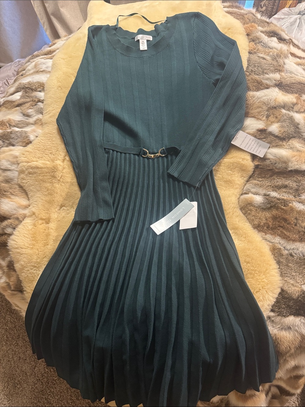 London Times Emerald Green Long-Sleeve Pleated Knit Dress with Decorative Buckle